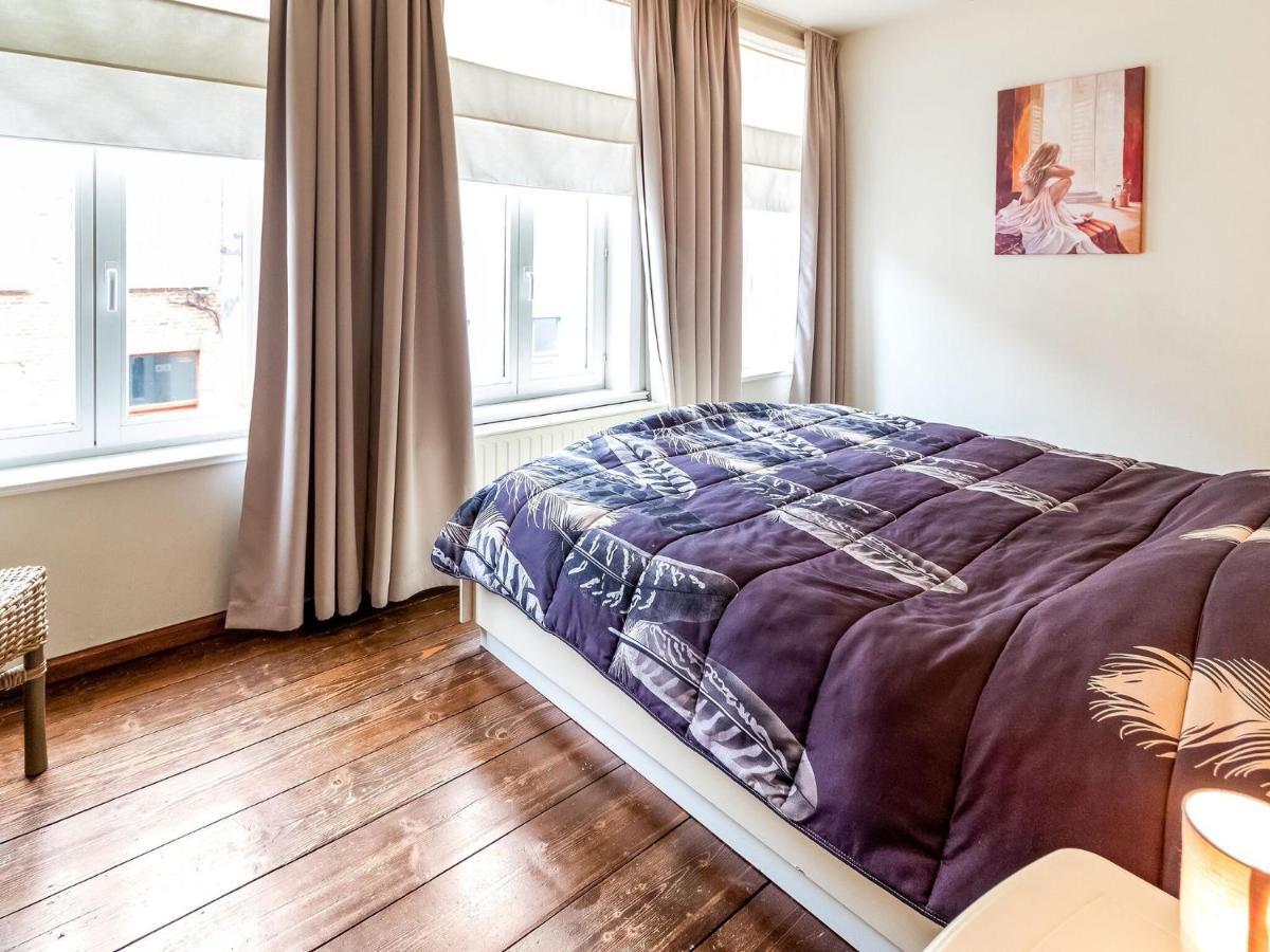 Town House With View Over The 3 Towers Of Brugge Bagian luar foto